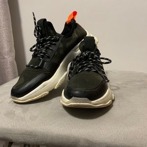 Steve Madden Sneakers